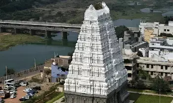 Uniqueness of Sri Kalahasteeswara Temple: గ్రహణ సమయంలోనూ మూతపడని ఏకైక క్షేత్రం.. శ్రీకాళహస్తి విశిష్టత మీకు తెలుసా? Uniqueness of Sri Kalahasteeswara Temple: గ్రహణ సమయంలోనూ మూతపడని ఏకైక క్షేత్రం.. శ్రీకాళహస్తి విశిష్టత మీకు తెలుసా?