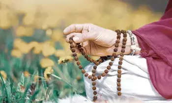 Mantra Chanting: మంత్ర జపం: సరైన పద్ధతిలో చేస్తేనే శుభ ఫలితాలు.. లేదంటే ప్రమాదమే.. Mantra Chanting: మంత్ర జపం: సరైన పద్ధతిలో చేస్తేనే శుభ ఫలితాలు.. లేదంటే ప్రమాదమే..