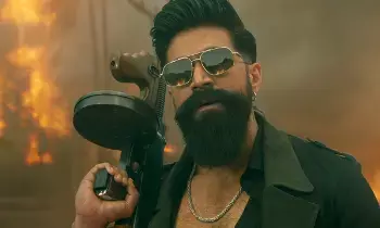 Yash Fans in Shock: యశ్ ఫ్యాన్స్కు షాక్: ‘టాక్సిక్’ మూవీ వాయిదా.. కొత్త రిలీజ్ డేట్ ఇదే! Yash Fans in Shock: యశ్ ఫ్యాన్స్కు షాక్: ‘టాక్సిక్’ మూవీ వాయిదా.. కొత్త రిలీజ్ డేట్ ఇదే!