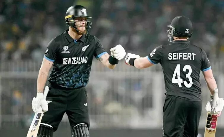 ICC Mens T20 World Cup: టీ20 వరల్డ్ కప్: అలెన్ ఫాస్టెస్ట్ సెంచరీ..ఫైనల్ కు న్యూజిలాండ్ ICC Mens T20 World Cup: టీ20 వరల్డ్ కప్: అలెన్ ఫాస్టెస్ట్ సెంచరీ..ఫైనల్ కు న్యూజిలాండ్