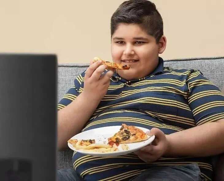 Childhood Obesity: బాలల్లో పెరుగుతున్న ఊబకాయం.. Childhood Obesity: బాలల్లో పెరుగుతున్న ఊబకాయం..
