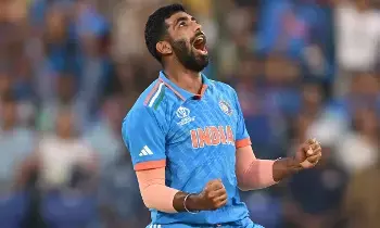 Jasprit Bumrah: అరుదైన రికార్డుకు అడుగు దూరంలో బుమ్రా Jasprit Bumrah: అరుదైన రికార్డుకు అడుగు దూరంలో బుమ్రా