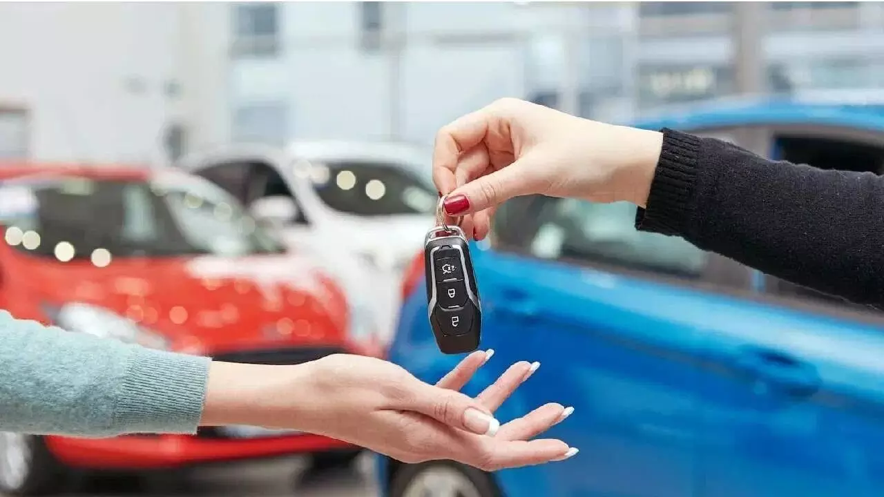Used Car Buying Guide : పాత కారు కొంటున్నారా? ఈ జాగ్రత్తలు తీసుకోకపోతే మునిగిపోవడం ఖాయం Used Car Buying Guide : పాత కారు కొంటున్నారా? ఈ జాగ్రత్తలు తీసుకోకపోతే మునిగిపోవడం ఖాయం
