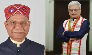 Governors’ Transfers: గవర్నర్ల బదిలీలకు గ్రీన్ సిగ్నల్ ఇచ్చిన రాష్ట్రపతి .. తెలంగాణ బాధ్యతలు శివ్ప్రతాప్ శుక్లా కు, మహారాష్ట్రకు జిష్ణుదేవ్ వర్మ Governors’ Transfers: గవర్నర్ల బదిలీలకు గ్రీన్ సిగ్నల్ ఇచ్చిన రాష్ట్రపతి .. తెలంగాణ బాధ్యతలు శివ్ప్రతాప్ శుక్లా కు, మహారాష్ట్రకు జిష్ణుదేవ్ వర్మ