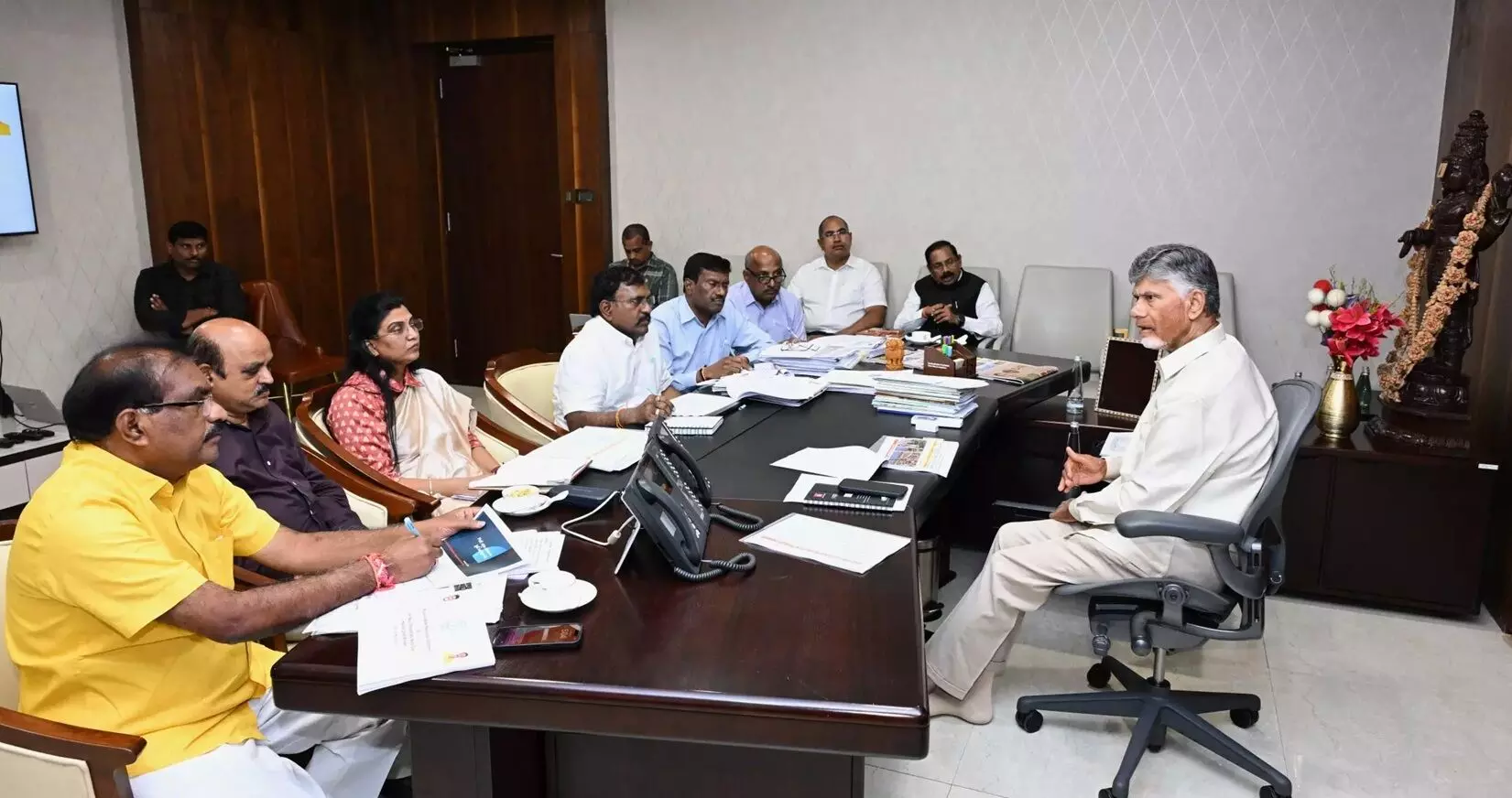 N. Chandrababu Naidu: సీఎం చంద్రబాబు: ప్రాజెక్టుల నాణ్యతపై రాజీ పడితే సహించను.. ఎవరైనా చర్యలు తప్పవు N. Chandrababu Naidu: సీఎం చంద్రబాబు: ప్రాజెక్టుల నాణ్యతపై రాజీ పడితే సహించను.. ఎవరైనా చర్యలు తప్పవు