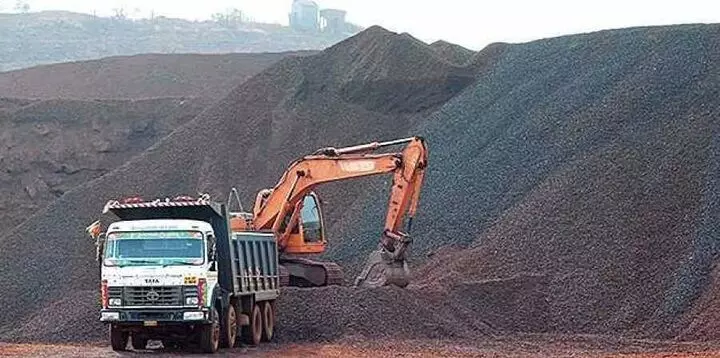 Comptroller and Auditor General (CAG): పర్యావరణ నిబంధనలు పట్టించుకోని గనుల తవ్వకాలు – జరిమానాలు వద్దన్న వాదనలు Comptroller and Auditor General (CAG): పర్యావరణ నిబంధనలు పట్టించుకోని గనుల తవ్వకాలు – జరిమానాలు వద్దన్న వాదనలు
