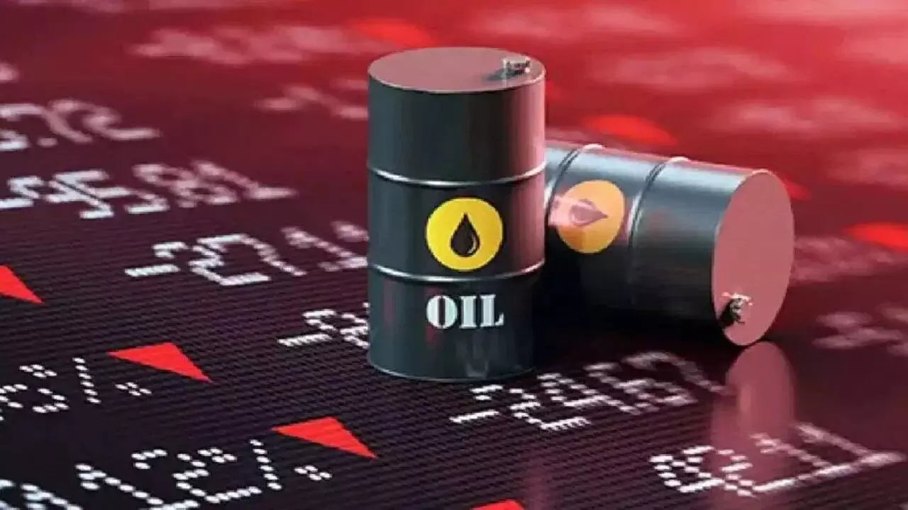 Crude Oil : యుద్ధం ముదిరితే చమురు కష్టాలే.. గల్ఫ్ దేశాల నుంచి నిలిచిపోనున్న ఇంధన సరఫరా Crude Oil : యుద్ధం ముదిరితే చమురు కష్టాలే.. గల్ఫ్ దేశాల నుంచి నిలిచిపోనున్న ఇంధన సరఫరా