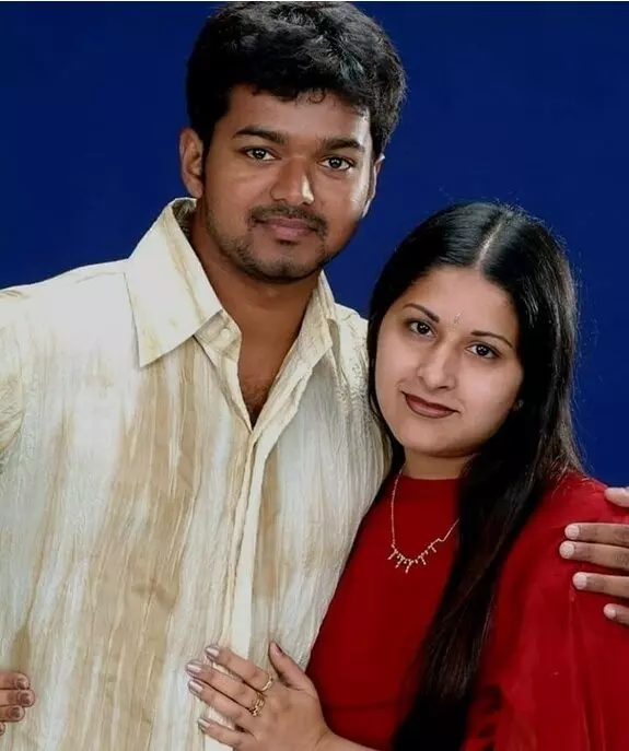 Sangeetha: విడాకులు ముగిసే వరకు విజయ్ ఇంట్లో ఉండేందుకు అనుమతి కోరుతూ సంగీత పిటిషన్ Sangeetha: విడాకులు ముగిసే వరకు విజయ్ ఇంట్లో ఉండేందుకు అనుమతి కోరుతూ సంగీత పిటిషన్