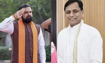 Bihar Chief Minister Post: బిహార్ ముఖ్యమంత్రి పదవికి రేసు: ఎవరు ముందంజ? Bihar Chief Minister Post: బిహార్ ముఖ్యమంత్రి పదవికి రేసు: ఎవరు ముందంజ?