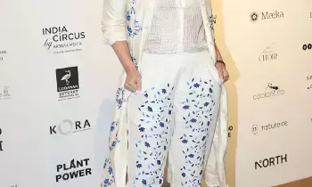 Kareena Kapoor: ప్లానింగ్తో చేస్తే ఏదైన సాధ్యమే.. కరీనా ఆసక్తికర కామెంట్స్.. Kareena Kapoor: ప్లానింగ్తో చేస్తే ఏదైన సాధ్యమే.. కరీనా ఆసక్తికర కామెంట్స్..