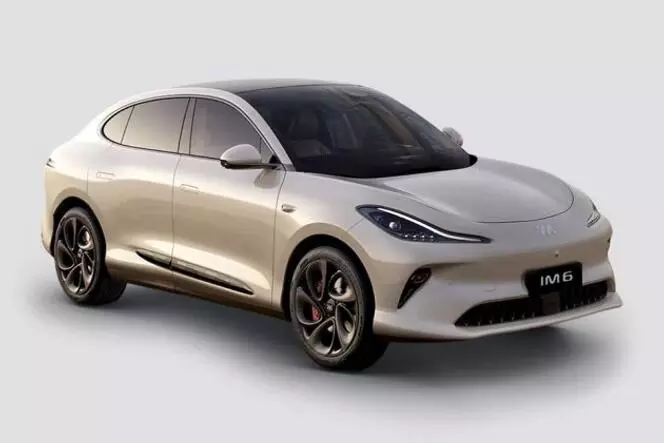 MG Motors : పెట్రోల్ వద్దు.. డీజిల్ వద్దు.. ఎంజీ నుంచి రాబోతున్న పవర్ఫుల్ ప్లగ్ ఇన్ హైబ్రిడ్ కార్లు MG Motors : పెట్రోల్ వద్దు.. డీజిల్ వద్దు.. ఎంజీ నుంచి రాబోతున్న పవర్ఫుల్ ప్లగ్ ఇన్ హైబ్రిడ్ కార్లు