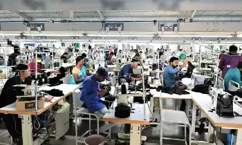 US India Textile Tariff : సముద్రం మీద సరుకు ఉండగానే తగ్గిన ట్యాక్స్.. అమెరికా దిగుమతిదారులకు పండగే US India Textile Tariff : సముద్రం మీద సరుకు ఉండగానే తగ్గిన ట్యాక్స్.. అమెరికా దిగుమతిదారులకు పండగే