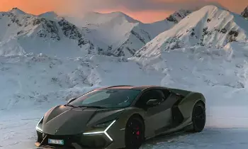 Lamborghini :భారతీయ కుబేరుల కొత్త క్రేజ్.. అదిరిపోయే లాంబోర్గిని రెవూల్టో కస్టమైజ్డ్ కార్లు Lamborghini :భారతీయ కుబేరుల కొత్త క్రేజ్.. అదిరిపోయే లాంబోర్గిని రెవూల్టో కస్టమైజ్డ్ కార్లు