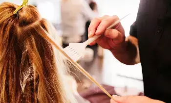 Coloring Your Hair: జుట్టుకు రంగు వేస్తున్నారా? అయితే మీ చర్మం జాగ్రత్త.. ఈ పొరపాట్లు అస్సలు చేయకండి.. Coloring Your Hair: జుట్టుకు రంగు వేస్తున్నారా? అయితే మీ చర్మం జాగ్రత్త.. ఈ పొరపాట్లు అస్సలు చేయకండి..