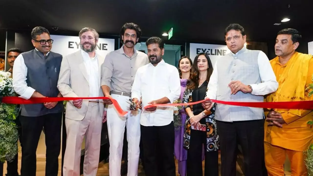 A. Revanth Reddy: నెట్ఫ్లిక్స్ హైదరాబాద్కు వచ్చిందంటే హాలీవుడ్ వచ్చినట్లే: సీఎం రేవంత్ రెడ్డి A. Revanth Reddy: నెట్ఫ్లిక్స్ హైదరాబాద్కు వచ్చిందంటే హాలీవుడ్ వచ్చినట్లే: సీఎం రేవంత్ రెడ్డి