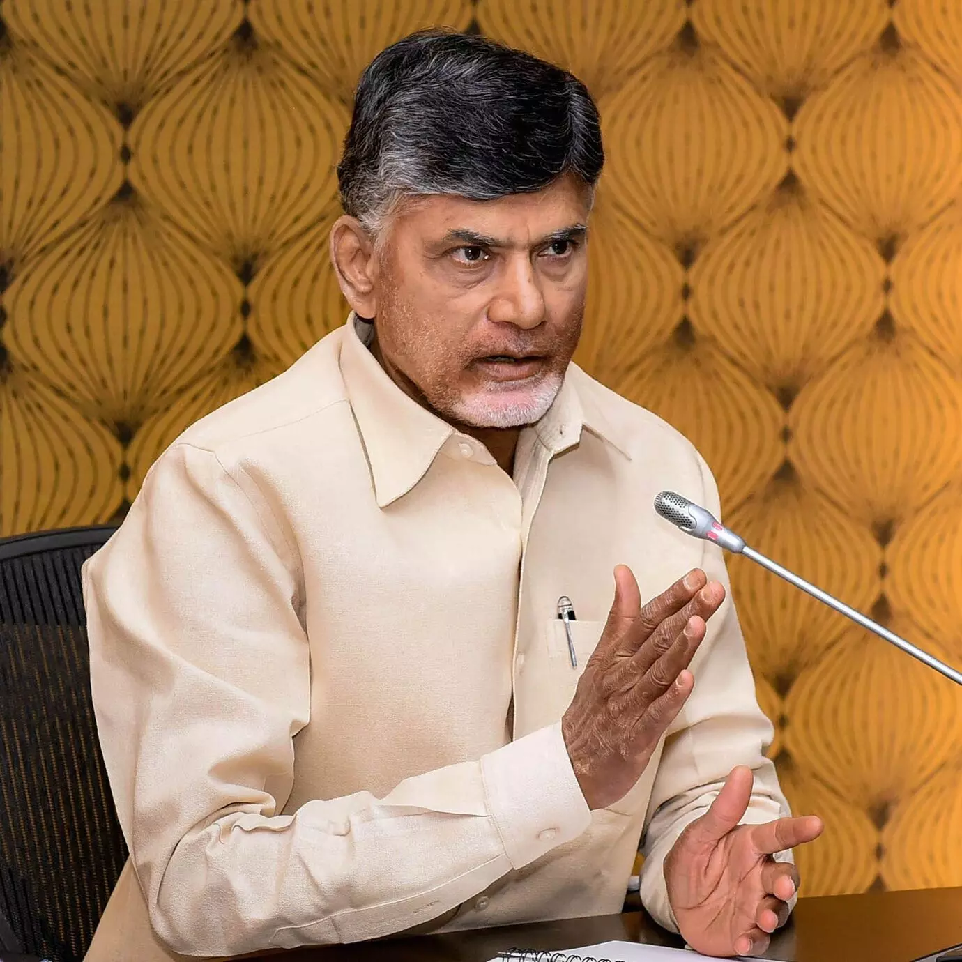N. Chandrababu Naidu: సంక్షేమ పథకాలపై క్లారిటీ – క్యాలెండర్ విడుదలపై సీఎం చంద్రబాబు వ్యాఖ్యలు N. Chandrababu Naidu: సంక్షేమ పథకాలపై క్లారిటీ – క్యాలెండర్ విడుదలపై సీఎం చంద్రబాబు వ్యాఖ్యలు