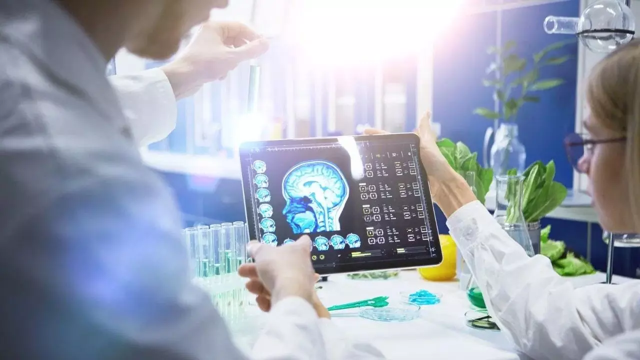 Rising Risk of Stroke Among Youth: యువతలో పెరుగుతున్న బ్రెయిన్ స్ట్రోక్ ముప్పు.. ధూమపానం, ఒత్తిడే ప్రధాన శత్రువులు.. Rising Risk of Stroke Among Youth: యువతలో పెరుగుతున్న బ్రెయిన్ స్ట్రోక్ ముప్పు.. ధూమపానం, ఒత్తిడే ప్రధాన శత్రువులు..