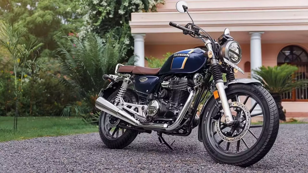 Honda CB350 Hness : రాయల్ ఎన్ఫీల్డ్కు చెక్.. హోండా హైనెస్ సిబి 350 ఈఎంఐ లెక్కలు ఇవే Honda CB350 Hness : రాయల్ ఎన్ఫీల్డ్కు చెక్.. హోండా హైనెస్ సిబి 350 ఈఎంఐ లెక్కలు ఇవే