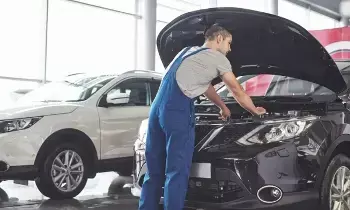 Car Service : కారు సర్వీసింగ్ ఎప్పుడు చేయించాలి? 10 వేల కిలోమీటర్లా లేక ఏడాది కాలమా? అసలు నిజం ఇవే Car Service : కారు సర్వీసింగ్ ఎప్పుడు చేయించాలి? 10 వేల కిలోమీటర్లా లేక ఏడాది కాలమా? అసలు నిజం ఇవే