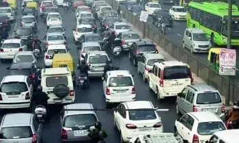 Insurance Crisis : రోడ్లపై మృత్యుపాశాలు.. దేశంలో 44 శాతం వాహనాలకు ఇన్సూరెన్స్ లేదట Insurance Crisis : రోడ్లపై మృత్యుపాశాలు.. దేశంలో 44 శాతం వాహనాలకు ఇన్సూరెన్స్ లేదట