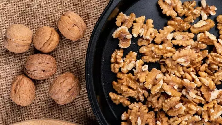 Eat Dry Fruits: డ్రై ఫ్రూట్స్ తినడానికి ఏ టైమ్ బెస్ట్ ? Eat Dry Fruits: డ్రై ఫ్రూట్స్ తినడానికి ఏ టైమ్ బెస్ట్ ?