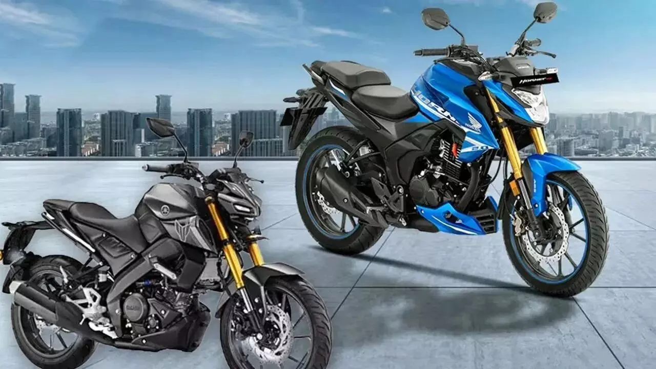 Bikes Under 2 Lakhs: రూ.2 లక్షల బడ్జెట్లో టాప్-5 బైక్లు.. స్టైల్, పవర్, మైలేజ్ కలయిక ఇవే Bikes Under 2 Lakhs: రూ.2 లక్షల బడ్జెట్లో టాప్-5 బైక్లు.. స్టైల్, పవర్, మైలేజ్ కలయిక ఇవే