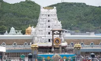 Tirumala Tirupati Devasthanams (TTD): తిరుమలలో రూ.120 కోట్లతో హైటెక్ అన్నప్రసాద కేంద్రం.. ఇక క్యూ లైన్ల తిప్పలు ఉండవు.. Tirumala Tirupati Devasthanams (TTD): తిరుమలలో రూ.120 కోట్లతో హైటెక్ అన్నప్రసాద కేంద్రం.. ఇక క్యూ లైన్ల తిప్పలు ఉండవు..