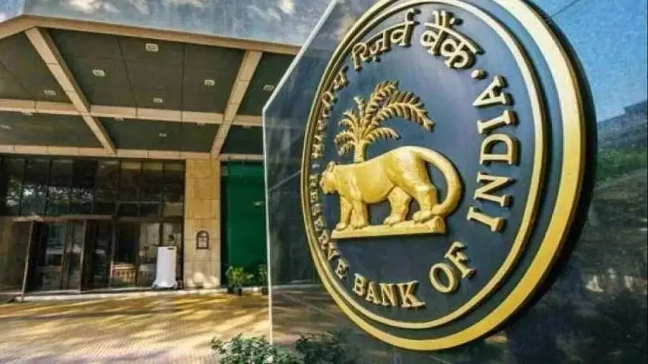 Bank Deposits : బ్యాంకుల్లో కుప్పలు తెప్పలుగా డబ్బు.. వారసుల కోసం ఎదురుచూస్తున్న రూ.74,580 కోట్లు Bank Deposits : బ్యాంకుల్లో కుప్పలు తెప్పలుగా డబ్బు.. వారసుల కోసం ఎదురుచూస్తున్న రూ.74,580 కోట్లు