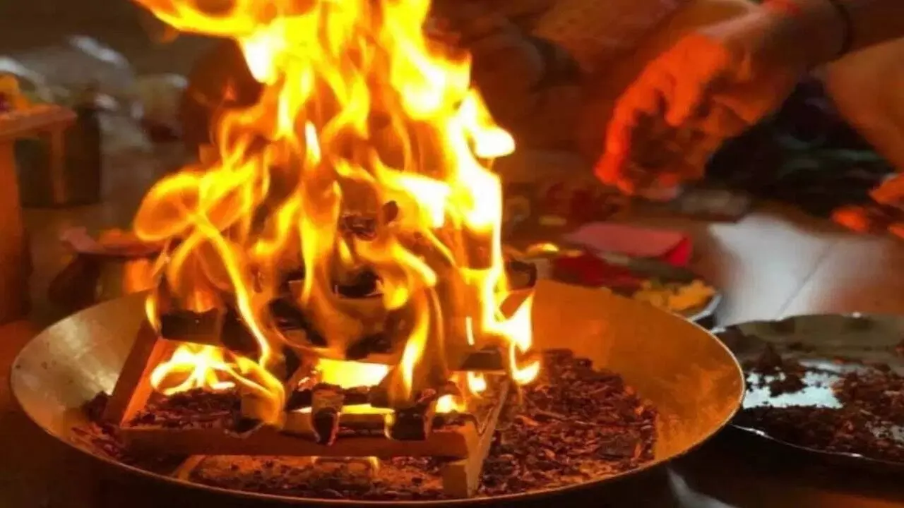 Prayers Really Remove Problems: పూజలు చేస్తే కష్టాలు పోతాయా? భగవంతుడిని ఎలా ప్రార్థించాలి? మానసిక పూజ రహస్యం ఇదే.. Prayers Really Remove Problems: పూజలు చేస్తే కష్టాలు పోతాయా? భగవంతుడిని ఎలా ప్రార్థించాలి? మానసిక పూజ రహస్యం ఇదే..