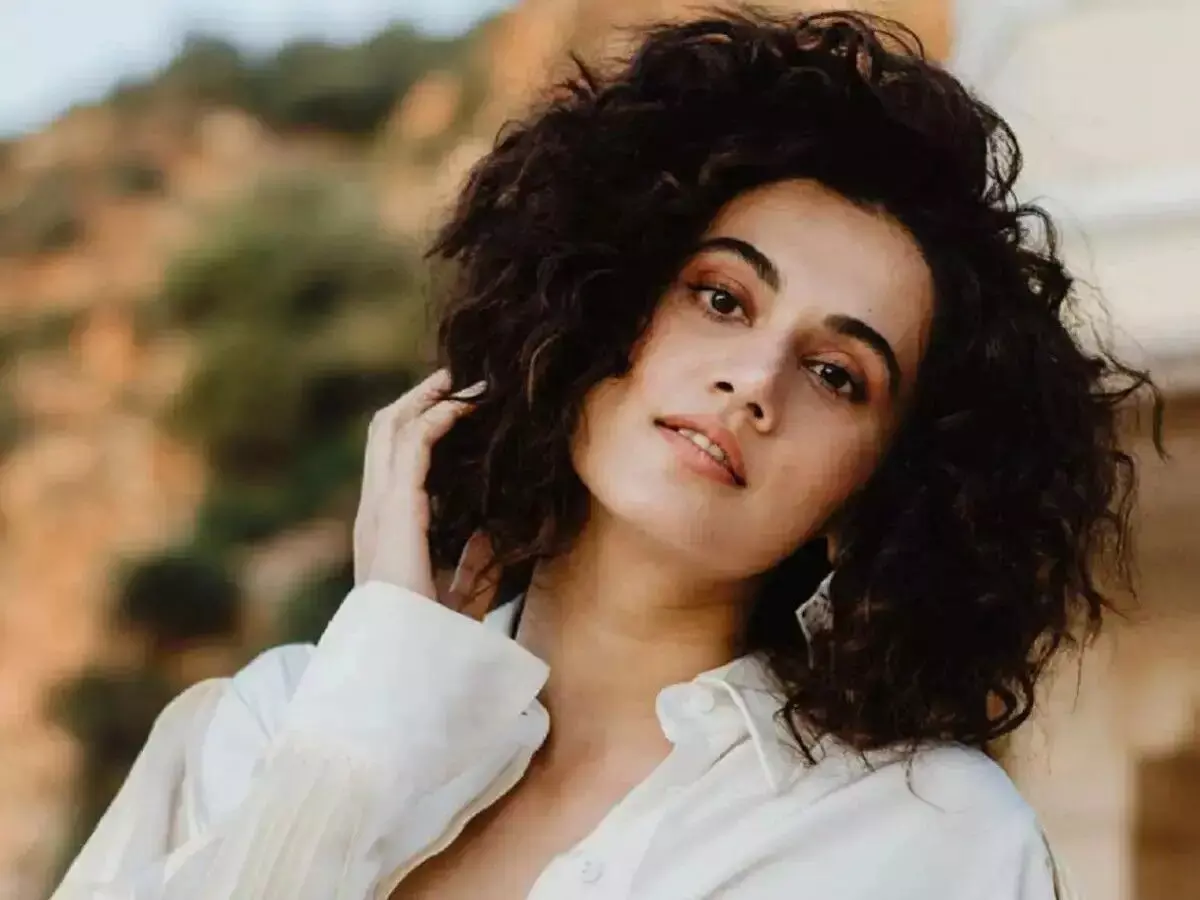 Taapsee Pannu Makes Bold Remarks: హీరోయిన్ డామినేట్ చేస్తుందని భయం.. స్టార్ హీరోల అభద్రతా భావంపై తాప్సీ సంచలన వ్యాఖ్యలు.. Taapsee Pannu Makes Bold Remarks: హీరోయిన్ డామినేట్ చేస్తుందని భయం.. స్టార్ హీరోల అభద్రతా భావంపై తాప్సీ సంచలన వ్యాఖ్యలు..