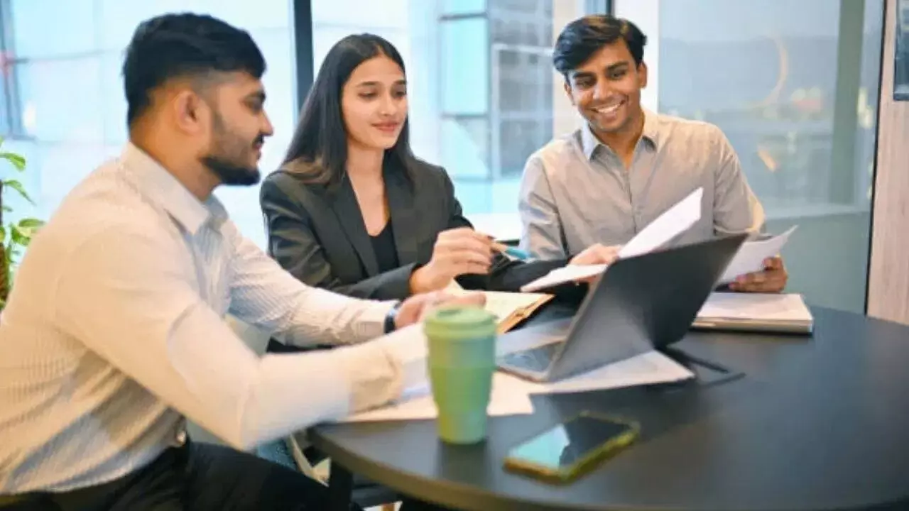 Gen Z Career : జీతం తక్కువైనా పర్లేదు.. నేర్చుకునే అవకాశం ఉండాలి.. జెన్ జీ యువత నయా ట్రెండ్ Gen Z Career : జీతం తక్కువైనా పర్లేదు.. నేర్చుకునే అవకాశం ఉండాలి.. జెన్ జీ యువత నయా ట్రెండ్