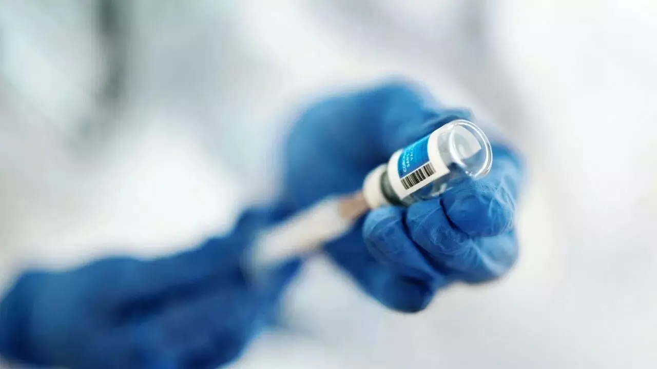 New Weapons in Cancer Treatment: క్యాన్సర్ చికిత్సలో సరికొత్త ఆయుధాలు: కీమోథెరపీ కంటే ఇమ్యునో, టార్గెటెడ్ థెరపీలు మంచివా..? New Weapons in Cancer Treatment: క్యాన్సర్ చికిత్సలో సరికొత్త ఆయుధాలు: కీమోథెరపీ కంటే ఇమ్యునో, టార్గెటెడ్ థెరపీలు మంచివా..?