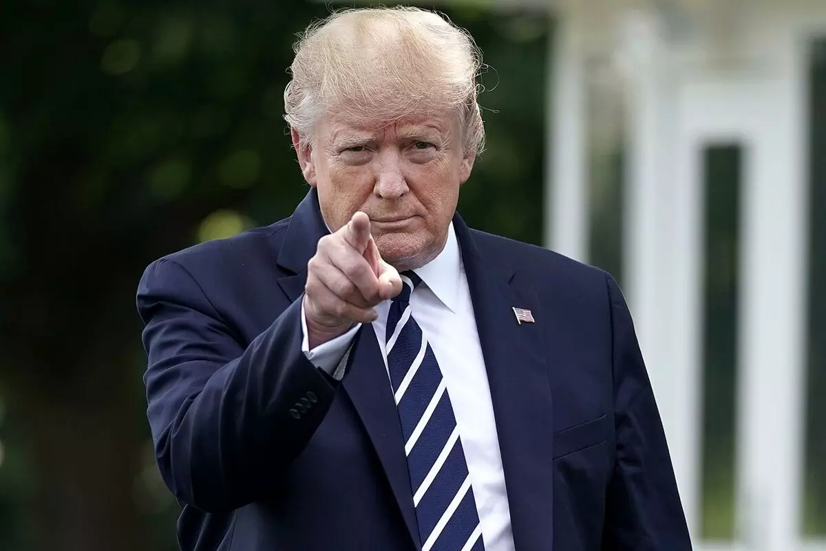 Donald Trump: పశ్చిమాసియాకు వేలాదిగా యూఎస్ బలగాలు – యుద్ధాన్ని తదుపరి దశకు తీసుకెళ్లే ఆలోచనలో ట్రంప్ Donald Trump: పశ్చిమాసియాకు వేలాదిగా యూఎస్ బలగాలు – యుద్ధాన్ని తదుపరి దశకు తీసుకెళ్లే ఆలోచనలో ట్రంప్