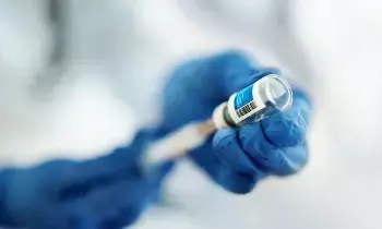 New Weapons in Cancer Treatment: క్యాన్సర్ చికిత్సలో సరికొత్త ఆయుధాలు: కీమోథెరపీ కంటే ఇమ్యునో, టార్గెటెడ్ థెరపీలు మంచివా..? New Weapons in Cancer Treatment: క్యాన్సర్ చికిత్సలో సరికొత్త ఆయుధాలు: కీమోథెరపీ కంటే ఇమ్యునో, టార్గెటెడ్ థెరపీలు మంచివా..?