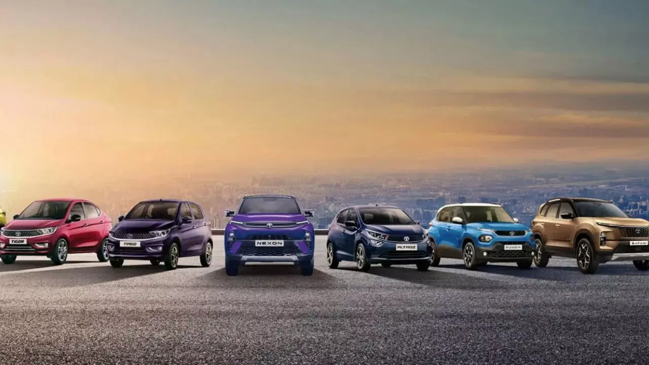 Tata Motors Price Hike: టాటా కార్ల ధరలకు రెక్కలు.. ఏప్రిల్ 1 నుంచి పెరగనున్న కొత్త రేట్లు Tata Motors Price Hike: టాటా కార్ల ధరలకు రెక్కలు.. ఏప్రిల్ 1 నుంచి పెరగనున్న కొత్త రేట్లు