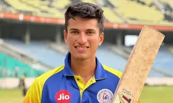 T20 Cricket: టీ20 క్రికెట్లో ఆర్య దేశాయ్ సంచలనం: సూరత్ లీగ్లో పరుగుల వర్షం T20 Cricket: టీ20 క్రికెట్లో ఆర్య దేశాయ్ సంచలనం: సూరత్ లీగ్లో పరుగుల వర్షం