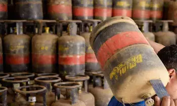 LPG : మార్చి 23 నుంచి అమల్లోకి కొత్త రూల్స్.. హోటళ్లు, రెస్టారెంట్లకు గ్యాస్ కష్టాల నుంచి విముక్తి LPG : మార్చి 23 నుంచి అమల్లోకి కొత్త రూల్స్.. హోటళ్లు, రెస్టారెంట్లకు గ్యాస్ కష్టాల నుంచి విముక్తి