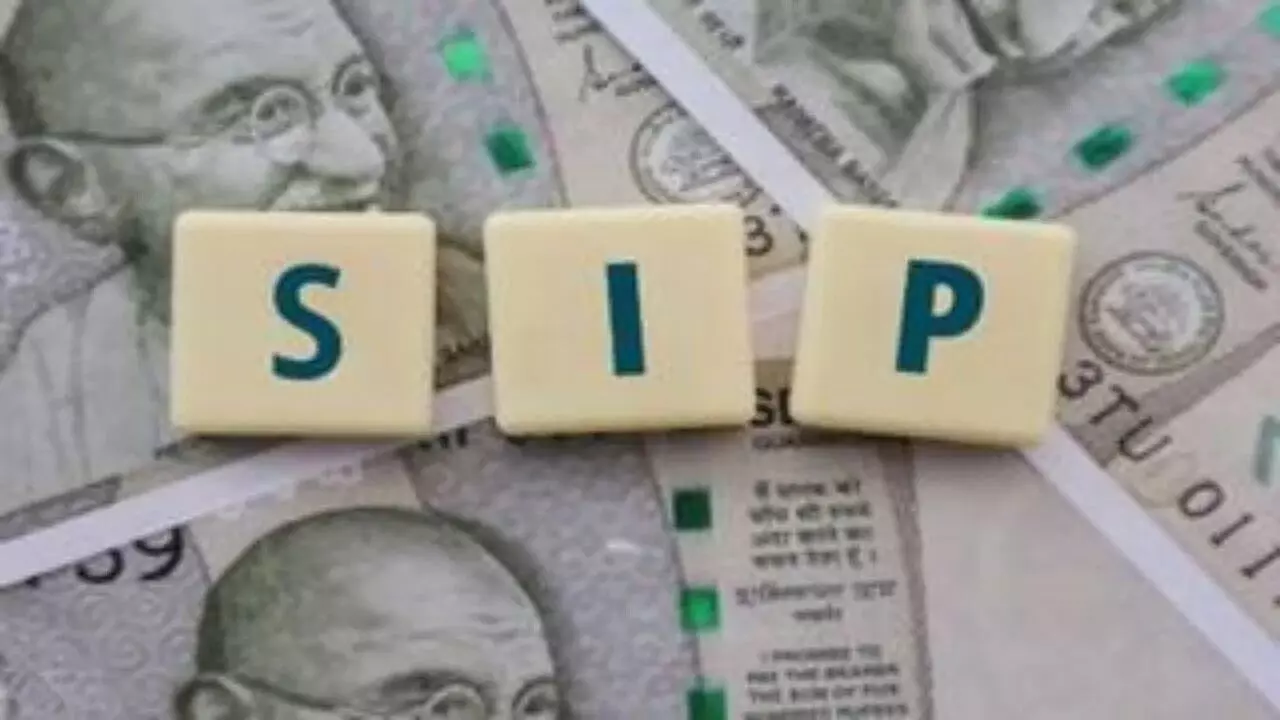 SIP : రిటైర్మెంట్ టెన్షన్ వద్దు.. ఈ 10-15-20 ఫార్ములాతో మీరే సొంతంగా పెన్షన్ ప్లాన్ చేసుకోండి SIP : రిటైర్మెంట్ టెన్షన్ వద్దు.. ఈ 10-15-20 ఫార్ములాతో మీరే సొంతంగా పెన్షన్ ప్లాన్ చేసుకోండి