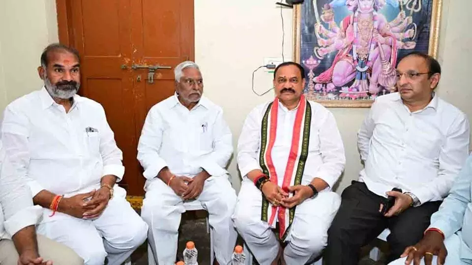 Mahesh Kumar Goud: కాంగ్రెస్ను వీడొద్దని జీవన్ రెడ్డిని కోరాం: మహేష్ కుమార్ గౌడ్ Mahesh Kumar Goud: కాంగ్రెస్ను వీడొద్దని జీవన్ రెడ్డిని కోరాం: మహేష్ కుమార్ గౌడ్
