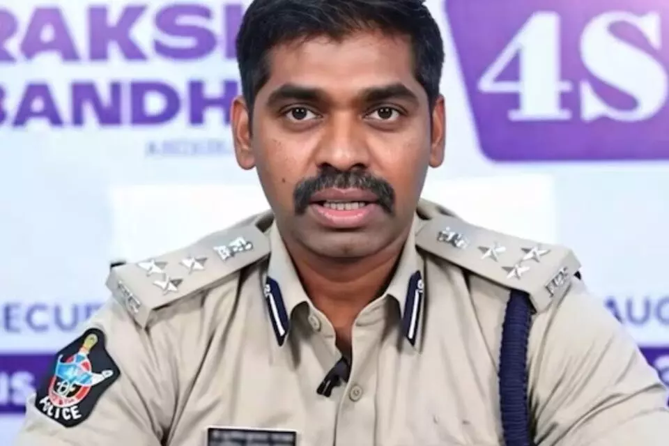 Raghu Rama Krishna Raju Case: రఘురామకృష్ణరాజు కేసు: దేశద్రోహం సిఫార్సు ప్రాతిపదిక ఏమిటి? సునీల్నాయక్ను తీవ్రంగా విచారించిన దర్యాప్తు అధికారి Raghu Rama Krishna Raju Case: రఘురామకృష్ణరాజు కేసు: దేశద్రోహం సిఫార్సు ప్రాతిపదిక ఏమిటి? సునీల్నాయక్ను తీవ్రంగా విచారించిన దర్యాప్తు అధికారి