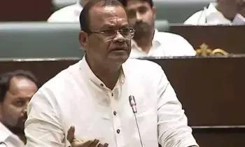 Roads and Buildings Minister Komatireddy Venkat Reddy: ఎల్బీనగర్ నుంచి హయత్నగర్ వరకు డబుల్ డెక్కర్ ఎలివేటెడ్ కారిడార్.. కేంద్ర ప్రణాళికలో చేర్చిన తర్వాత డీపీఆర్ తయారు Roads and Buildings Minister Komatireddy Venkat Reddy: ఎల్బీనగర్ నుంచి హయత్నగర్ వరకు డబుల్ డెక్కర్ ఎలివేటెడ్ కారిడార్.. కేంద్ర ప్రణాళికలో చేర్చిన తర్వాత డీపీఆర్ తయారు