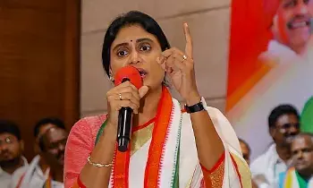 Y. S. Sharmila: ఉక్కు కర్మాగారంపై షర్మిల ఆగ్రహం – ప్రభుత్వాల వైఖరిపై ప్రశ్నలు Y. S. Sharmila: ఉక్కు కర్మాగారంపై షర్మిల ఆగ్రహం – ప్రభుత్వాల వైఖరిపై ప్రశ్నలు