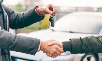Selling Old Car : పాత కారును అమ్ముతున్నారా? బయట వ్యక్తుల కంటే డీలర్లే సేఫ్.. ఎందుకో తెలుసా? Selling Old Car : పాత కారును అమ్ముతున్నారా? బయట వ్యక్తుల కంటే డీలర్లే సేఫ్.. ఎందుకో తెలుసా?