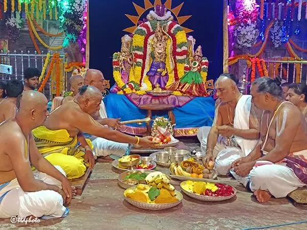 Ontimitta Sri Kodandarama Swamy: వేదమంత్రాల నడుమ ఒంటిమిట్ట శ్రీ కోదండరామస్వామి బ్రహ్మోత్సవాలకు అంకురార్పణ Ontimitta Sri Kodandarama Swamy: వేదమంత్రాల నడుమ ఒంటిమిట్ట శ్రీ కోదండరామస్వామి బ్రహ్మోత్సవాలకు అంకురార్పణ