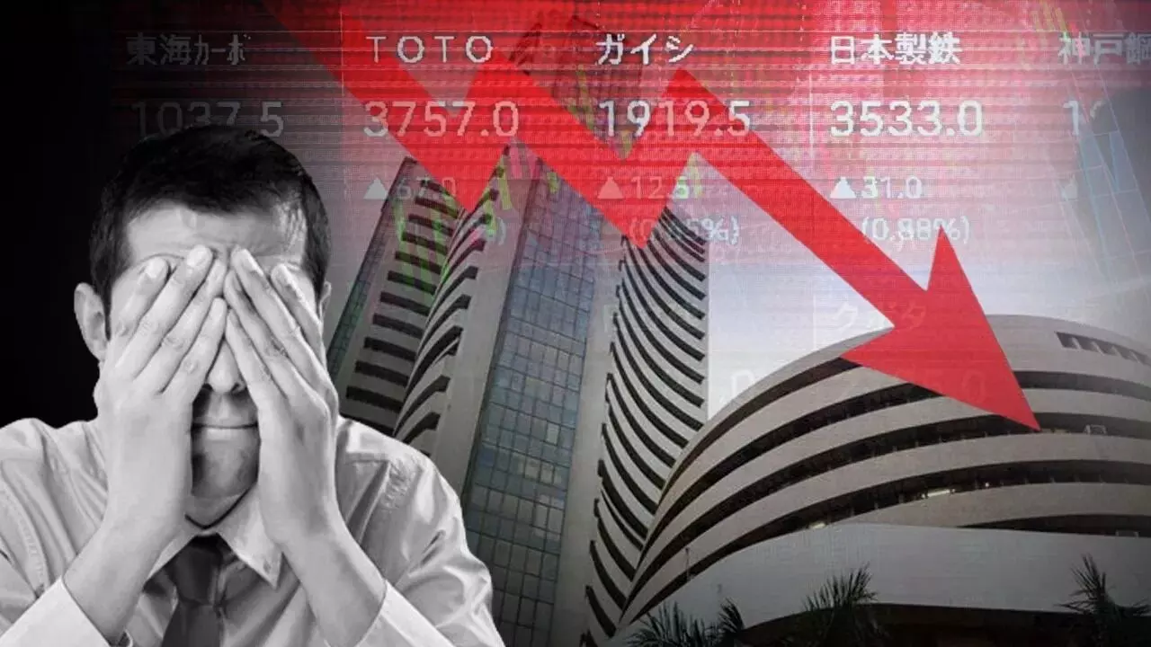 Stock Market : స్టాక్ మార్కెట్ అతలాకుతలం.. 900 పాయింట్లు పడిపోయిన సెన్సెక్స్, రూ.6 లక్షల కోట్లు గోవిందా Stock Market : స్టాక్ మార్కెట్ అతలాకుతలం.. 900 పాయింట్లు పడిపోయిన సెన్సెక్స్, రూ.6 లక్షల కోట్లు గోవిందా