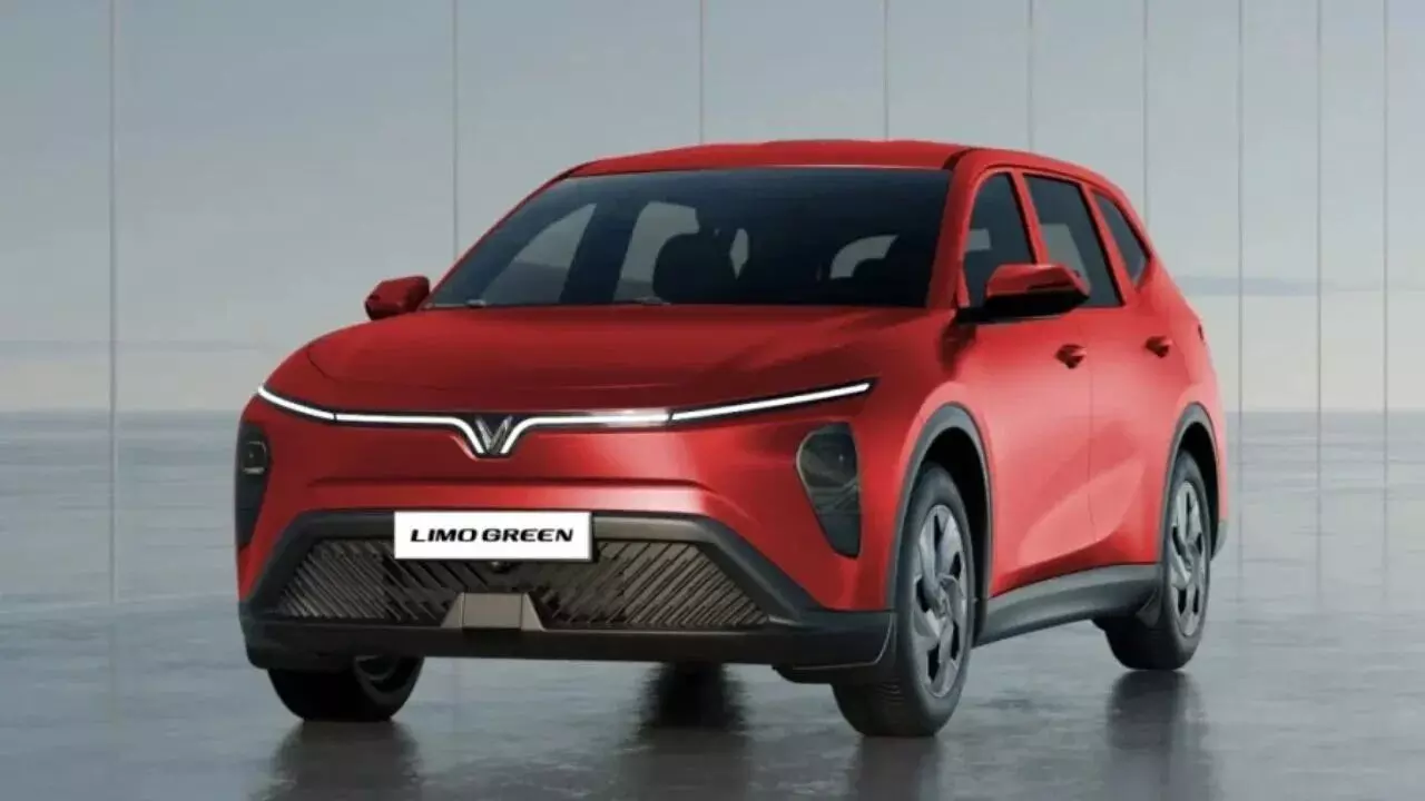 VinFast Limo Green EV : భారత రోడ్లపైకి విన్ఫాస్ట్ లిమో గ్రీన్ ఎలక్ట్రిక్ ఎంపీవీ.. 7 సీటర్ సెగ్మెంట్లో కొత్త సంచలనం VinFast Limo Green EV : భారత రోడ్లపైకి విన్ఫాస్ట్ లిమో గ్రీన్ ఎలక్ట్రిక్ ఎంపీవీ.. 7 సీటర్ సెగ్మెంట్లో కొత్త సంచలనం