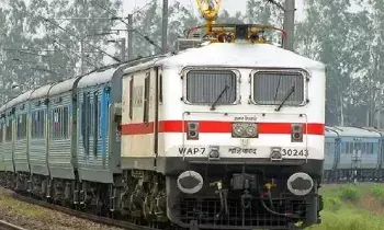 Indian Railways : చీమ చిటుక్కుమన్నా తెలిసేలా రైల్వే ట్రాకులు.. గంటకు 180 కి.మీ వేగంతో దూసుకెళ్లనున్న రైళ్లు