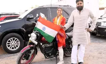 AP Deputy Chief Minister Pawan Kalyan: బైకర్ తాప్సీ ఉపాధ్యాయకి ఉప ముఖ్యమంత్రి పవన్ కల్యాణ్ అభినందనలు AP Deputy Chief Minister Pawan Kalyan: బైకర్ తాప్సీ ఉపాధ్యాయకి ఉప ముఖ్యమంత్రి పవన్ కల్యాణ్ అభినందనలు