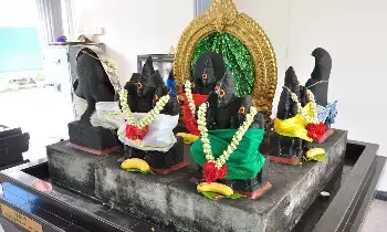 Navagraha Pradakshina: నవగ్రహ ప్రదక్షిణలో పఠించాల్సిన మంత్రం Navagraha Pradakshina: నవగ్రహ ప్రదక్షిణలో పఠించాల్సిన మంత్రం