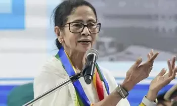 Mamata Banerjee Warns Bharatiya Janata Party: బెంగాల్ను ధ్వంసం చేయాలని చూస్తే భాజపా దేశంలో అధికారం కోల్పోతుంది: మమతా బెనర్జీ Mamata Banerjee Warns Bharatiya Janata Party: బెంగాల్ను ధ్వంసం చేయాలని చూస్తే భాజపా దేశంలో అధికారం కోల్పోతుంది: మమతా బెనర్జీ